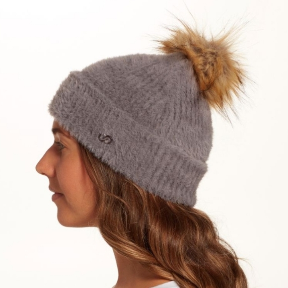CALIA by Carrie Underwood Accessories - 💥HostPick Calia Fuzzy Beanie